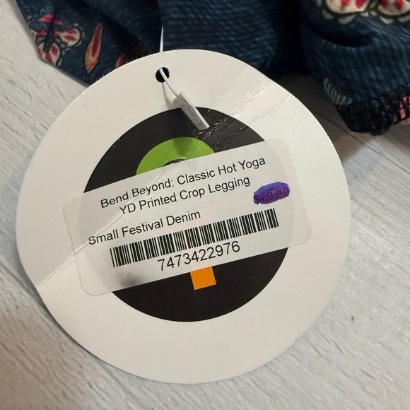 Yoga Democracy festival denim printed crop legging and top women's small NEW - Picture 12 of 12